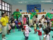 2011年4月19日校園活動  寶寶滾大球賽